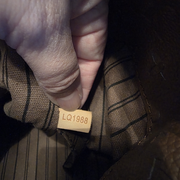 Elegant Brown Designer Hobo Bag - Picture 6 of 8